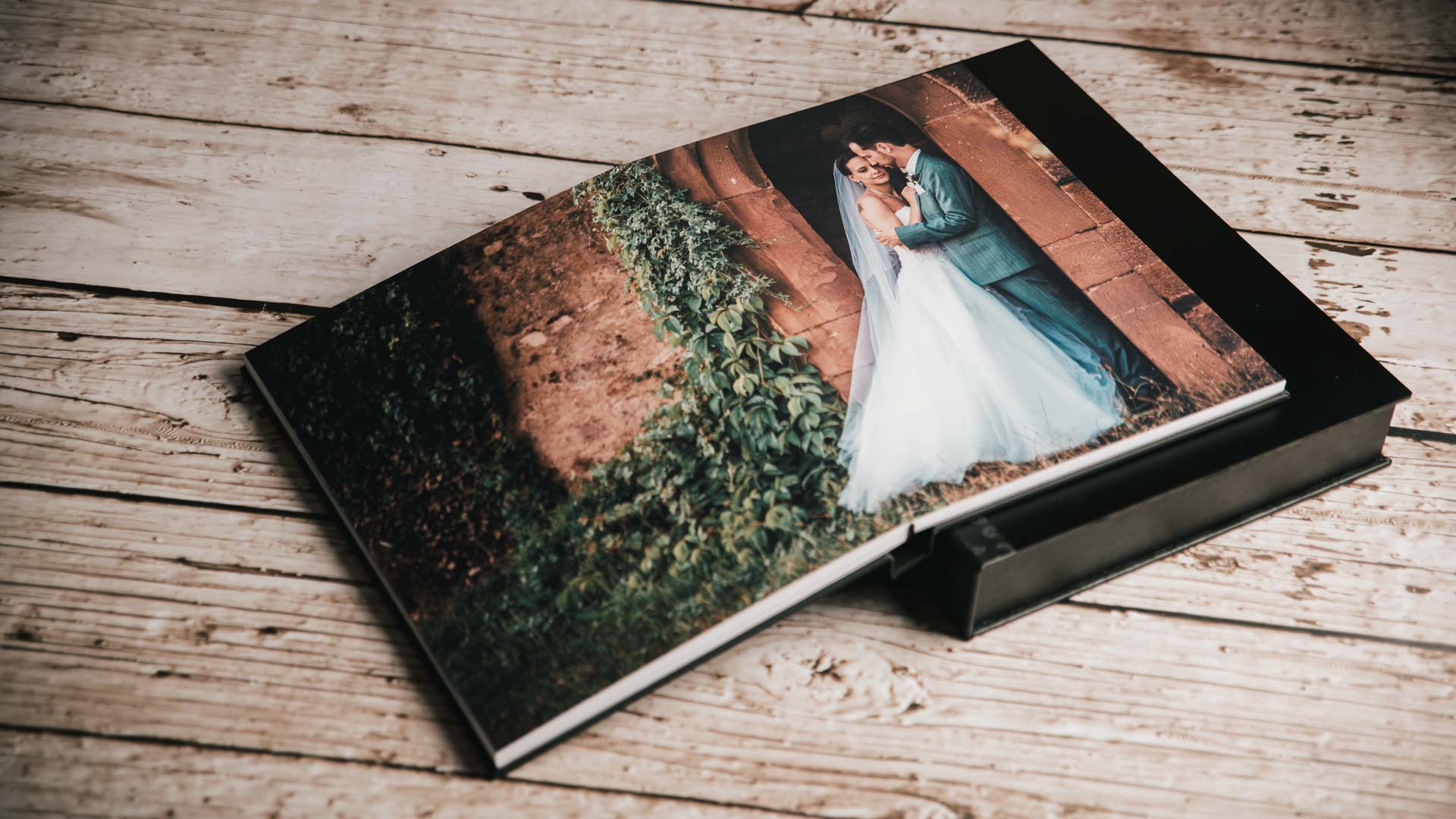 Beau livre de mariage haut de gamme, album photo imprimé sur papier d'art
