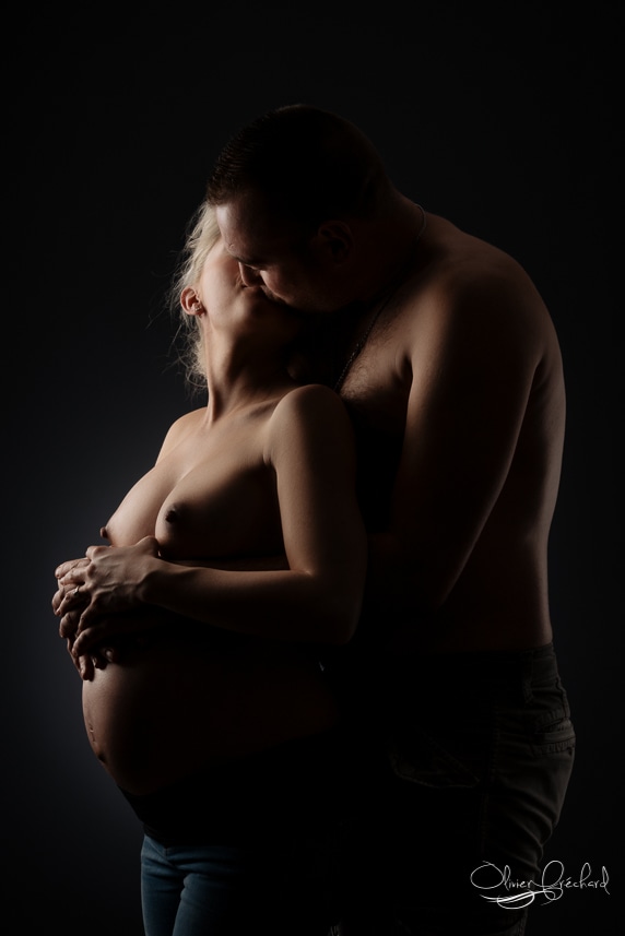 photo de femme enceinte grossesse en studio à Strasbourg