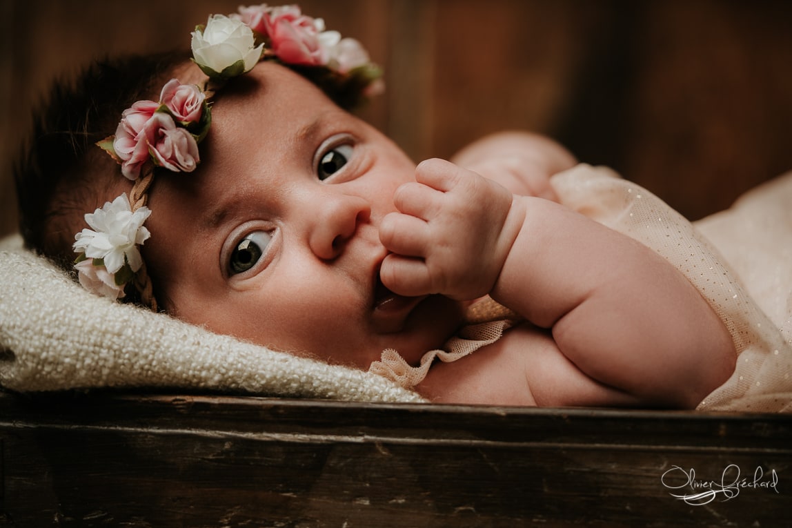 Séance naissance nouveau-né au studio photo à Strasbourg